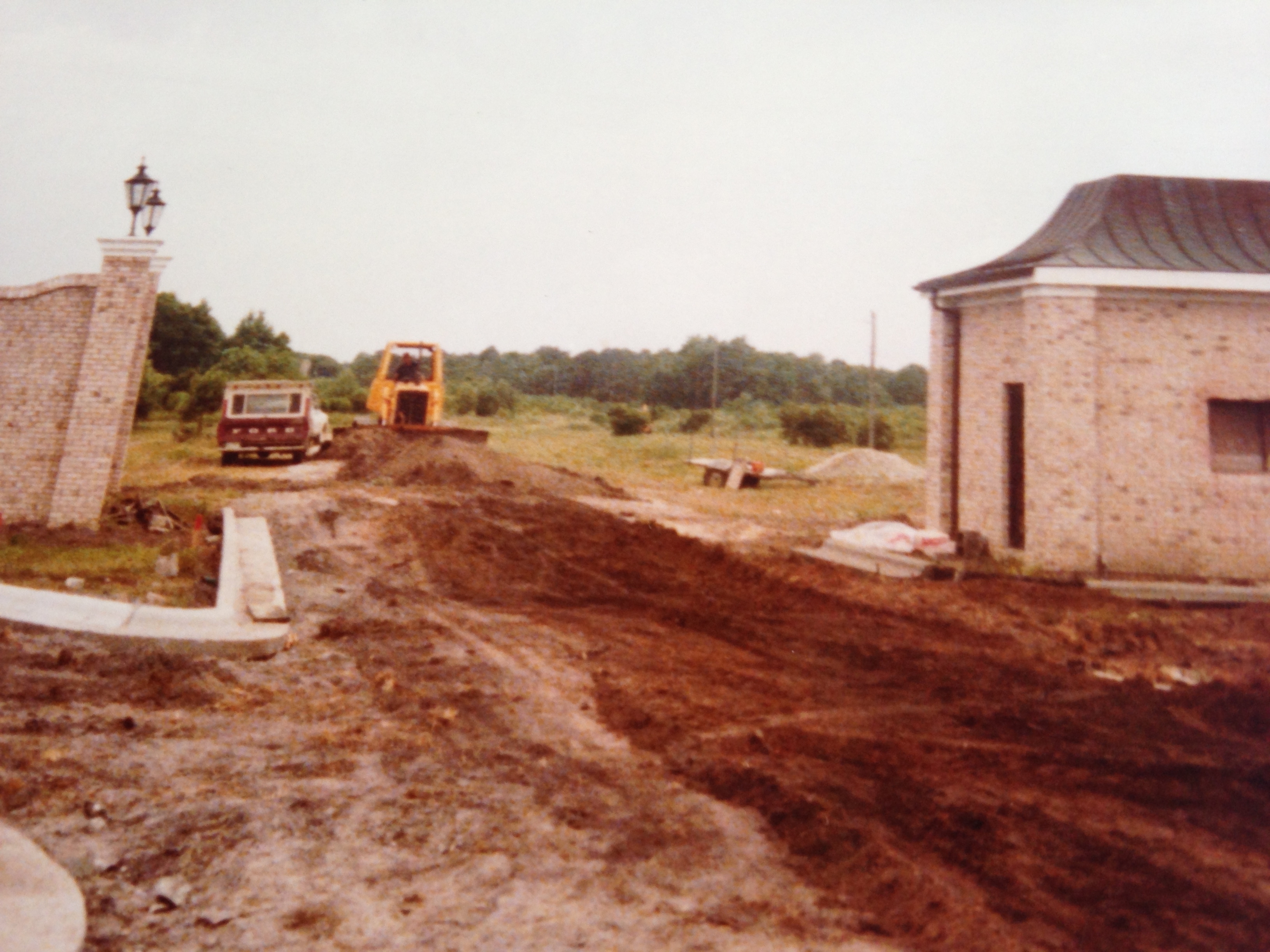 Building the 70 Entrance to Brandywine Bay